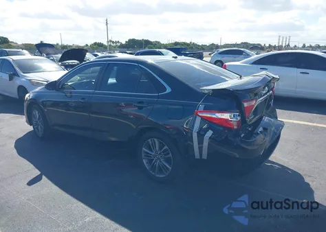 2015 Toyota Camry Se z USA, uszkodzony, nr VIN 4T1BF1FK0FU115362